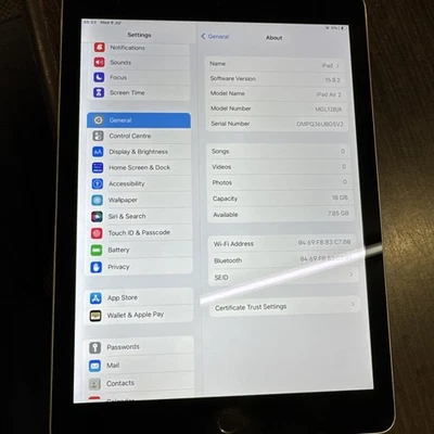 FAULTY Apple iPad Air 2,  16GB, WiFi, 9.7 inch, model A1566 in space grey. - Image 1 of 4