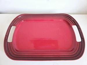 LE CREUSET LARGE RED OMBRE EMBOSSED OPEN HANDLE SERVING PLATTER 16 1/2”L Ex Cond - Picture 1 of 5