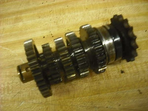 1971 Honda CB 175 transmission gearbox counter shaft countershaft gears sprocket - Bild 1 von 2