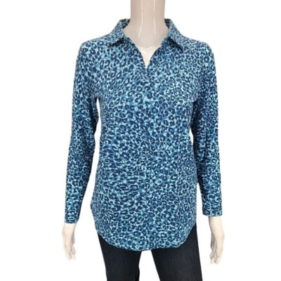 Isaac Mizrahi Live Printed Split Neck Trendy Top XX-Small Sz Teal Tee Shirt Foto 1 de 4