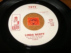 LINDA SCOTT - TOYS - TAKE A WALK BOBBY   / LISTEN - TEEN GIRL POPCORN - Imagen 1 de 2