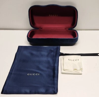 Estuche para gafas de sol Gucci de terciopelo azul medio Foto 1 de 4