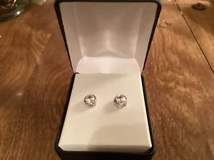 Womans Cubic Zirconium Stud Round Silver Tone Earrings NEW - Picture 1 of 6