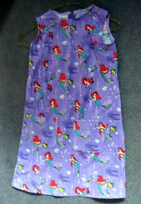 Vestido tipo jersey Ariel hecho a mano sin mangas princesa cosido púrpura pana talla 6 Foto 1 de 4