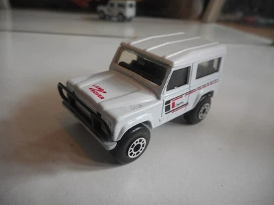 Matchbox Land Rover Ninety en blanc - Photo 1/2