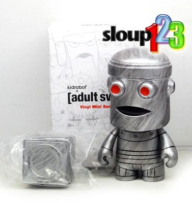 KIDROBOT X ADULTO NATACIÓN - ROBOT JOROBADO - RED DE DIBUJOS ANIMADOS - ROBOT POLLO Foto 1 de 2