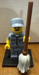 Lego Minifigur Serie 15 - 71011-9 Hausmeister - Bild 1 von 5