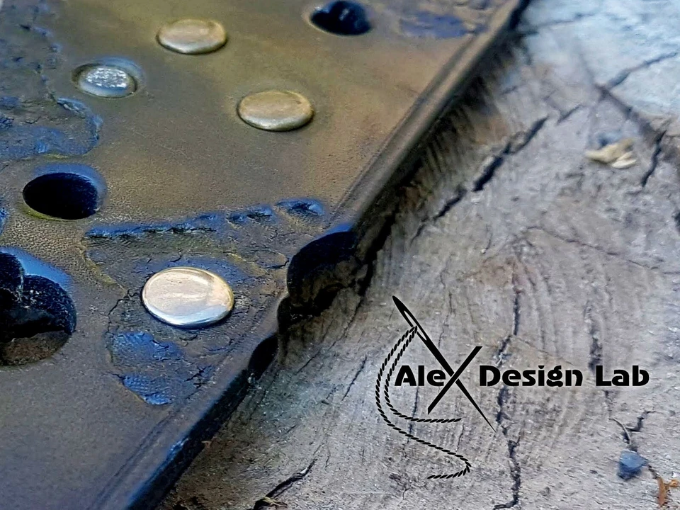 Bracelete masculino largo marrom oliva queimado cravejado de couro classe extra genuína - Imagem 1 de 4