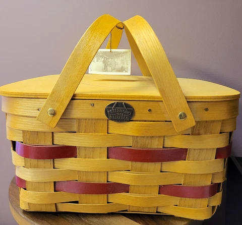 Peterboro Picnic Basket with Hinged Lid Double Swing Handles + 2 Fabric Liners Cover