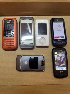 Old Vintage Cell Phone Lot LG Motorola Razer Untested Flip Some Work Check Pics - Photo 1 sur 16
