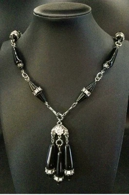 Collar SWEET ROMANCE de ónix, cuentas de vidrio negro y diamantes de imitación EE. UU. Foto 1 de 4