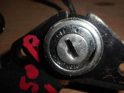 Ignition Barrel NO KEY For Kawasaki KLX250 KLX 250 1980 Foto 1 de 3