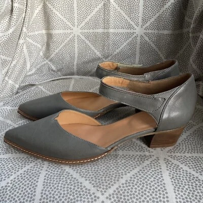 Sapatos SUNDANCE Point Toe Pumps tamanho UE 40 EUA 9 couro cinza salto baixo empilhado novo sem caixa - Imagem 1 de 4