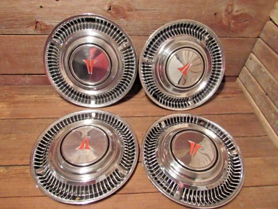 Juego de tapacubos Oldsmobile Cutlass vintage OEM GM 13" años 60 - ¡EXCELENTE ESTADO! Foto 1 de 4