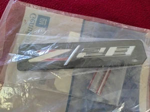 NOS 2014 - 2015 Chevrolet Camaro Z28 trunk lid Z28 emblem 22908036 7.0L New GM - Picture 1 of 4