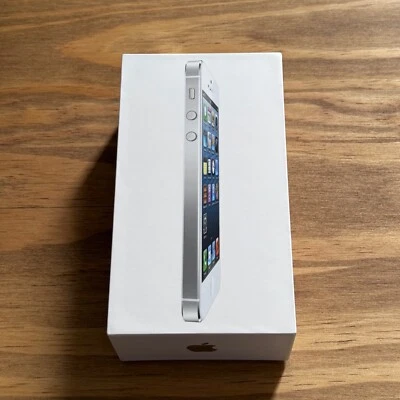 Rare iOS 6 Apple iPhone 5 - 32GB - White & Silver (Unlocked) - Image 1 of 4