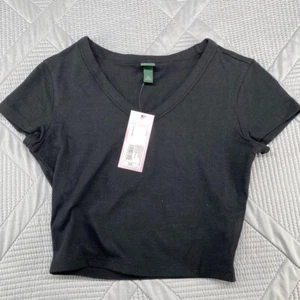 Women’s/Juniors Black Wild Fable V Neck Cropped T-Shirt Size XS - Picture 1 of 7