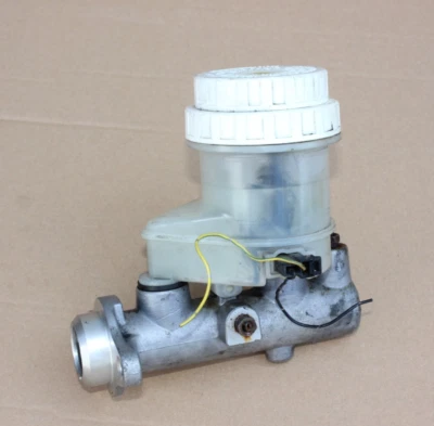 99-03 MITSUBISHI GALANT 2000 CILINDRO DE FRENO Y DEPÓSITO OEM Foto 1 de 4