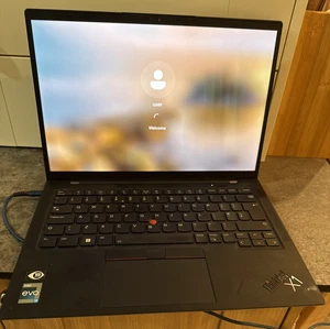 Thinkpad X1 Carbon Gen 10 - i7 - 16GB RAM - 1TB SSD - 4K/UHD - Warranty - Picture 1 of 13