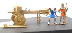 Britains Ballista with Two Figures and Four Spears - Picture 1 of 3