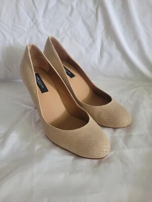 Ann Taylor Tan Beige Leather Round Toe Reptile Look Texture Heels Size 6.5 M - Image 1 of 3