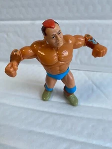 FIGURA DE ACCIÓN DE LUCHA LIBRE WWE TATANKA HASBRO WW SERIE 6 1991 - Imagen 1 de 4