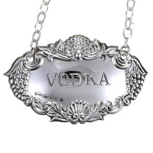 BROADWAY & Co - Plata de Ley - DECANTADOR DE UVA Y CONCHA / Etiqueta de vino - Vodka - Imagen 1 de 4