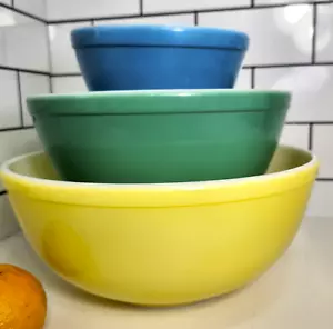 MINT SUNSHINE STAMPS PYREX PRIMARY COLORS NESTING BOWLS, NEED RED 402, WANTED! - Picture 1 of 7