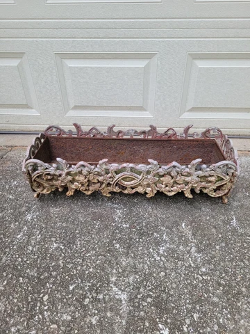 VINTAGE CAST ALUMINUM GARDEN PLANTER 30 X 9 X 10 INCHES Cover