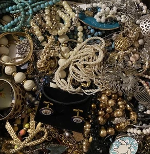 Vintage~Now Jewelry Lot Monet Trifari 925 1928 Napier Ralph Lauren 25 Pounds ++ - Picture 1 of 7