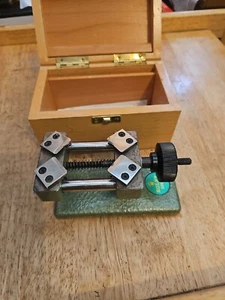 Autentico Rolex Oyster Bezel Remover Ref 1009 in scatola di legno. Condizioni Nuove  - Foto 1 di 18