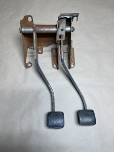 Jeep Wrangler TJ 1997-2006 conjunto estándar de pedal de freno de embrague envío gratuito - Imagen 1 de 4