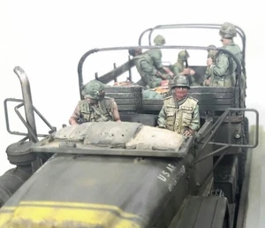 Modellino figure resina guerra Vietnam soldatini USA non dipinti 1/35 11 pezzi kit non assemblato - Foto 1 di 4