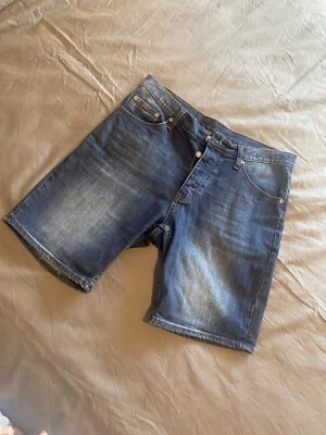 Pantalones cortos de mezclilla Monday baratos para hombre Foto 1 de 4