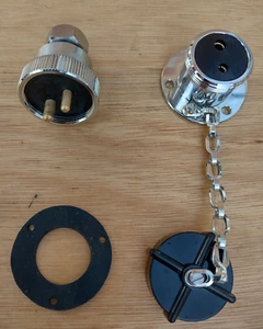 ECS 2305 enchufe y enchufe de latón impermeable 2 pines 12v/24v 5A cubierta de caravana marina - Imagen 1 de 1