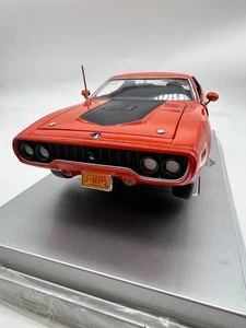 ERTL Edition American Muscle 1971 Pontiac Road Runner 1/18 Car Collectible - Picture 1 of 12