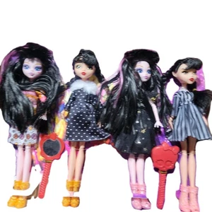 Wednesday Monster Suprise Fashion Doll Set in scatola marrone (#1) - Foto 1 di 5
