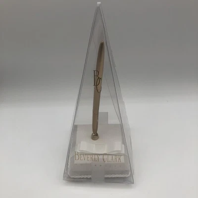 Beverly Clark Classique Penholder White Satin Ribbon  Gold Tone Pen Open Box - Image 1 of 4