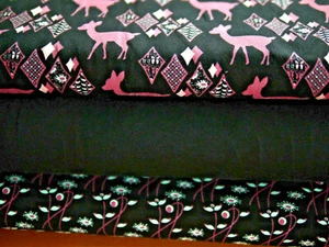Stoffpaket Jersey  3 x 25x145 cm, Blumen, Kleiderstoff, schwarz-rosé, Reh, Blume - Bild 1 von 9