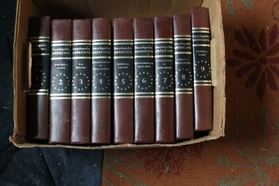 Encyclopedia Americana 1985 -- 30 volumes - Image 1 of 4