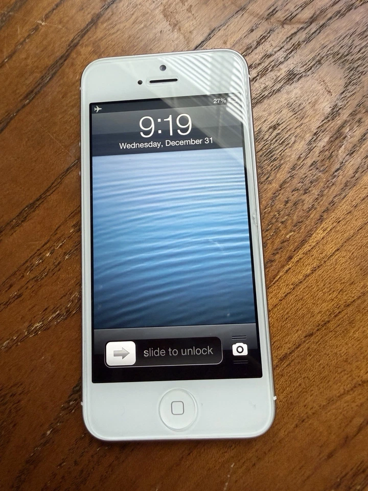 Apple iPhone 5 16GB iOS 6.1.4  - Image 1 of 4