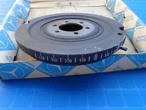  Mercedes Benz W107 W116 M116 350 crankshaft vibration absorber harmonic balance - Foto 1 di 10