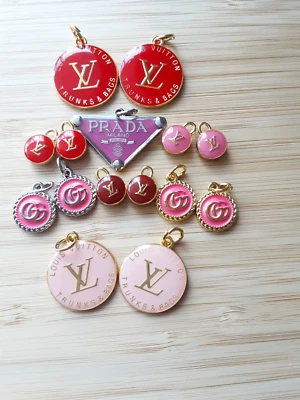 Dior   Gucci  Pendants zipper pull mix lot of 15 red / pink / burgundy - Image 1 of 4