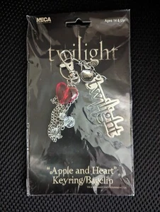 Neca Twilight Original Apple And Heart Keyring Bagclip Replica Rare New - Picture 1 of 1