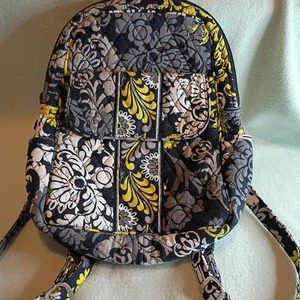 Vera Bradley Baroque Retired ~ kleiner Rucksack Tasche schwarz weiß grau gelb geblümt - Bild 1 von 16