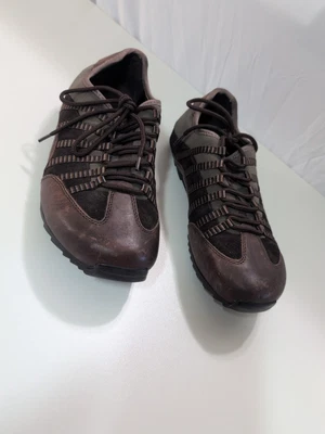 9M, Bass Lowland women's brown Leather, Suede, Mesh Sneaker Shoes PREOWNED - Image 1 of 4