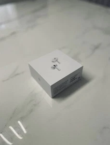 Apple AirPods Pro 2nd Generation with MagSafe Wireless Charging Case (USB‑C)... - Photo 1 sur 7