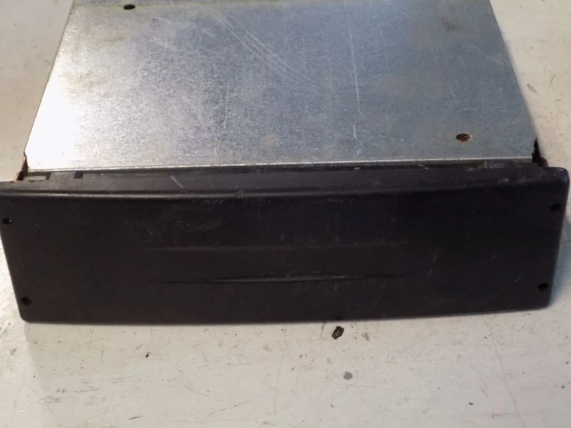 RENAULT LAGUNA II RADIO CAR AUDIO AUTORADIO 8200205833C - Bild 1 von 1