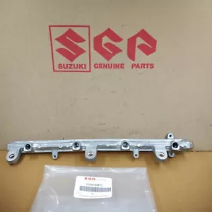 Genuine Fuel Rail Injector Housing Suzuki Escudo 2.0L 15700-65810 Indonesia OEM - Imagen 1 de 3