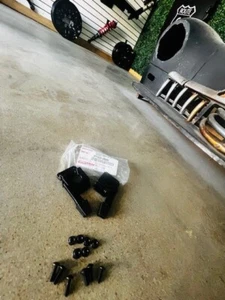 KIT SOPORTE EXTENSOR CAMA TOYOTA TACOMA 2005-2021 FABRICANTE DE EQUIPOS ORIGINALES PT329-35051 - Imagen 1 de 4